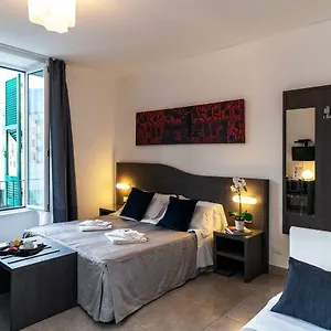 https://urban-chic-house.hotelitalianriviera.com